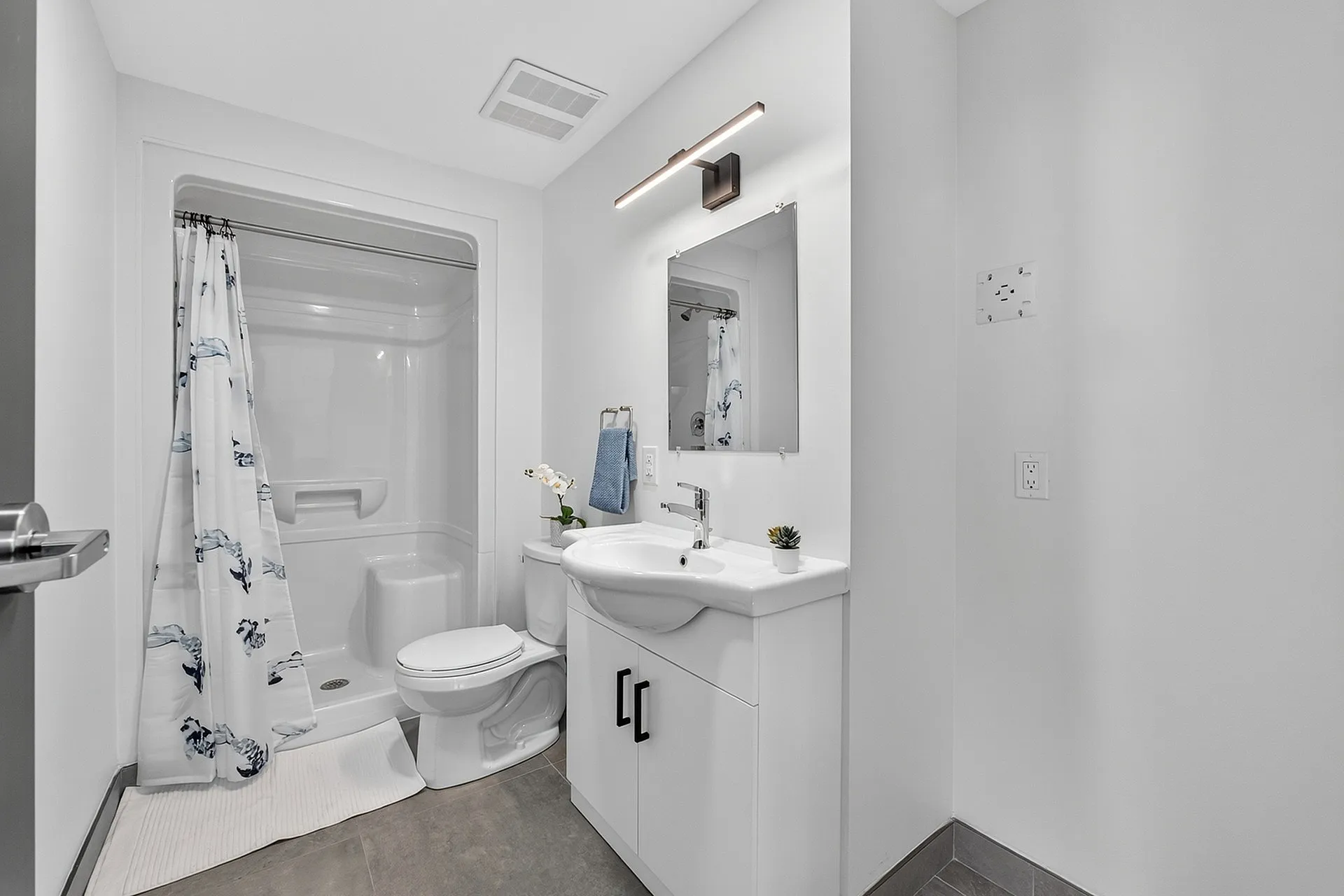 Modern bathroom